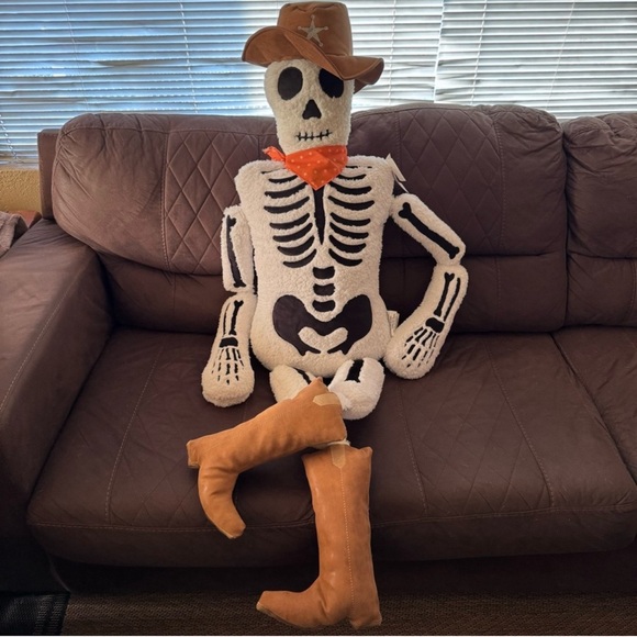 Isaac Mizrahi ghost cowboy decorative pillow - Picture 4 of 4